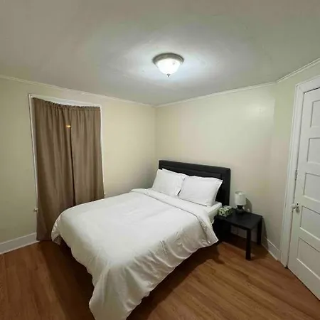 Comforting Getaway-Sleeps 6-Walk To Falls! Niagara Falls Exterior photo