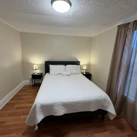 Comforting Getaway-Sleeps 6-Walk To Falls! Niagara Falls Exterior photo