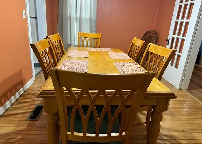 Comforting Getaway-Sleeps 6-Walk To Falls!